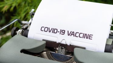 Vaxzevria, le nouveau nom du vaccin AstraZeneca qui interroge