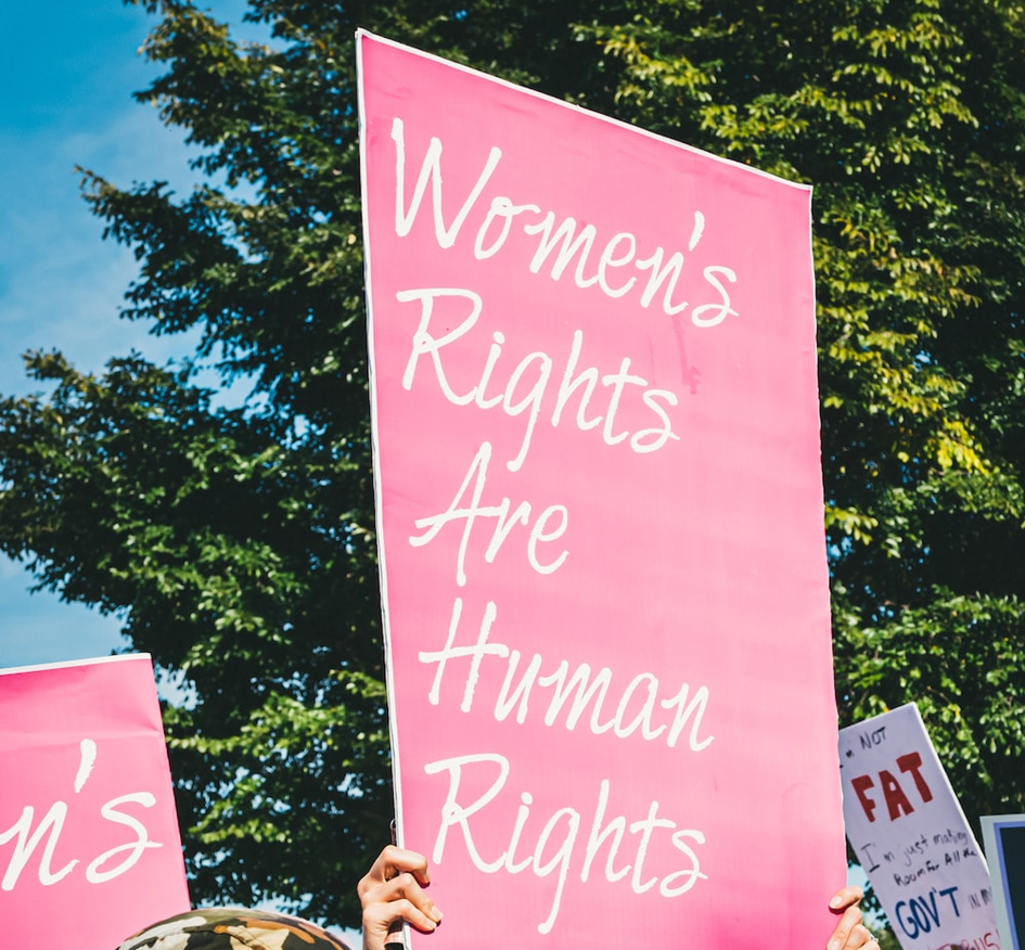 Naming des organisations luttant pour les droits des femmes 